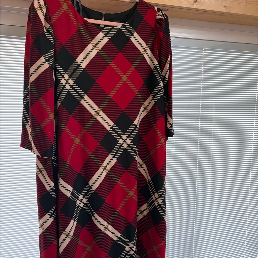 Plaid Midi Shift Dress in Red and Black